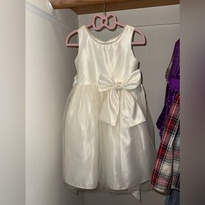 Charming Ivory Sleeveless Kids Dress with Bow